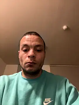 Snapshot of Reposed_Sundown chatting on 12/13/25, 09:20 Reposed Sundown online show from 12/13/25, 09:20