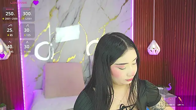 Snapshot of haylie_ chatting on 01/15/25, 04:04 haylie  online show from 01/15/25, 04:04
