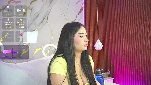 Snapshot of haylie_ chatting on 02/24/25, 04:38 haylie  online show from 02/24/25, 04:38