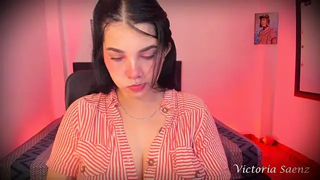 victoriaasaenz  online show from 10/03/25, 12:51