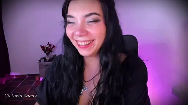 victoriaasaenz  online show from 05/09/26, 01:00