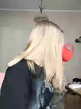 KrissSexi online show from 02/19/25, 04:00