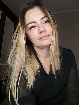 KrissSexi online show from 10/16/25, 05:19