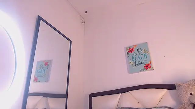 Snapshot of AlbertBernal69 chatting on 11/27/25, 03:19 AlbertBernal69 online show from 11/27/25, 03:19