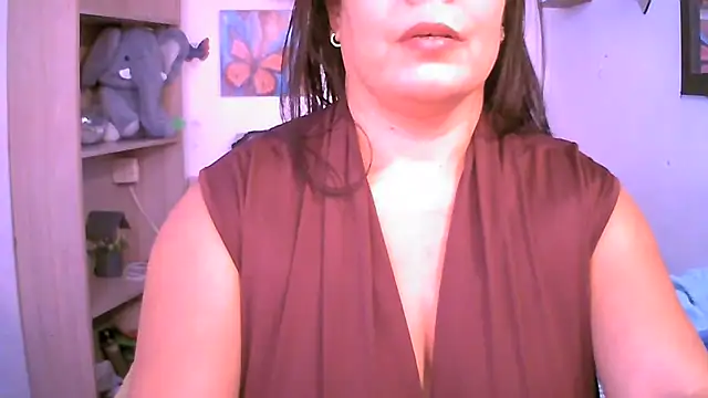 ChiaraFioree online show from 04/29/26, 08:04