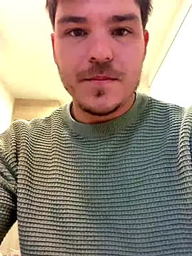 Snapshot of sergigomez chatting on 10/04/25, 01:42 sergigomez online show from 10/04/25, 01:42