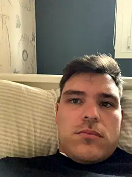 Snapshot of sergigomez chatting on 10/19/25, 02:40 sergigomez online show from 10/19/25, 02:40