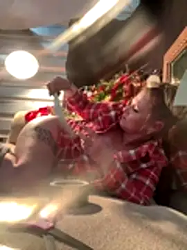 Snapshot of SummerBlueMoon chatting on 12/14/25, 09:41 SummerBlueMoon online show from 12/14/25, 09:41