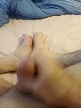 Hardapple01 online show from 11/16/25, 05:57