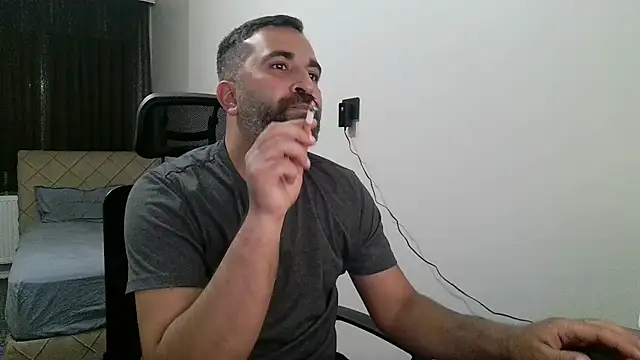 Snapshot of tgltplsr chatting on 11/06/25, 10:10 tgltplsr online show from 11/06/25, 10:10