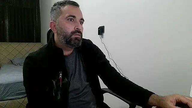 Snapshot of tgltplsr chatting on 11/08/25, 12:00 tgltplsr online show from 11/08/25, 12:00