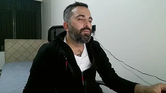 Snapshot of tgltplsr chatting on 11/18/25, 10:03 tgltplsr online show from 11/18/25, 10:03