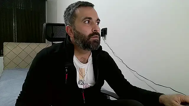 Snapshot of tgltplsr chatting on 11/22/25, 04:11 tgltplsr online show from 11/22/25, 04:11