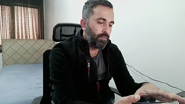 Snapshot of tgltplsr chatting on 11/24/25, 06:02 tgltplsr online show from 11/24/25, 06:02