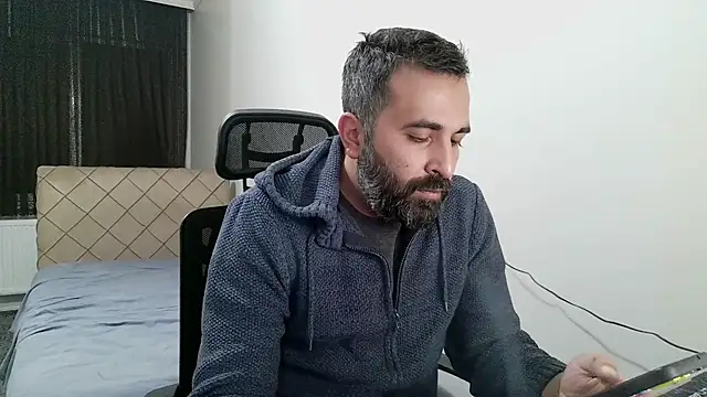 Snapshot of tgltplsr chatting on 11/25/25, 02:11 tgltplsr online show from 11/25/25, 02:11