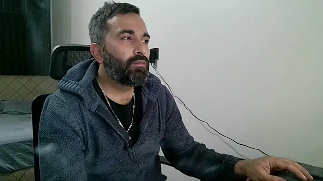 Snapshot of tgltplsr chatting on 11/25/25, 11:16 tgltplsr online show from 11/25/25, 11:16