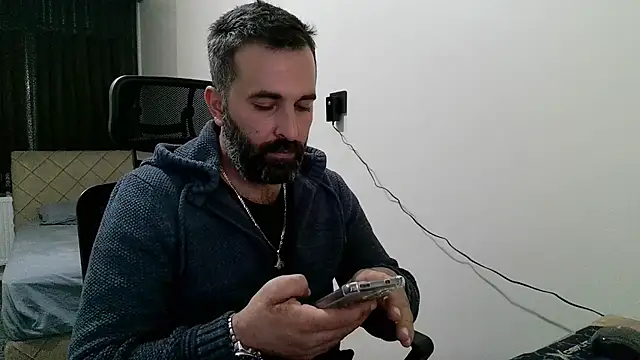 Snapshot of tgltplsr chatting on 11/26/25, 09:49 tgltplsr online show from 11/26/25, 09:49