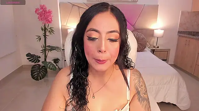 kim thompson 1 online show from 11/05/25, 11:10