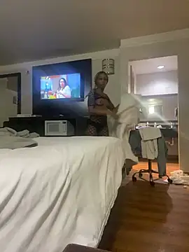 Snapshot of SlimBeenBadd1981 chatting on 02/13/25, 07:10 SlimBeenBadd1981 online show from 02/13/25, 07:10