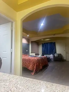 Snapshot of SlimBeenBadd1981 chatting on 02/26/25, 07:53 SlimBeenBadd1981 online show from 02/26/25, 07:53