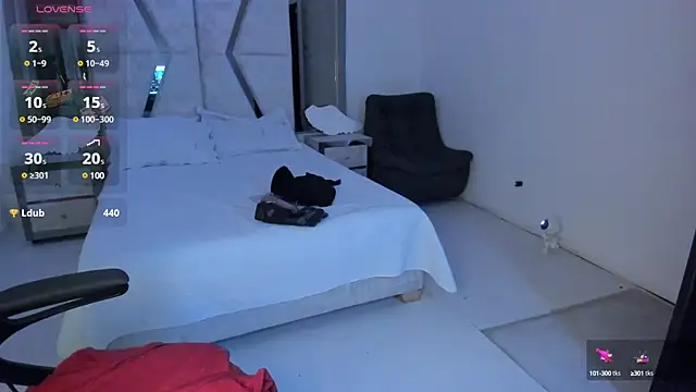 Snapshot of LunaBaker-1 chatting on 02/26/25, 12:49 LunaBaker-1 online show from 02/26/25, 12:49