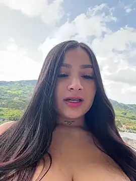 Snapshot of LunaBaker-1 chatting on 12/14/25, 08:13 LunaBaker-1 online show from 12/14/25, 08:13