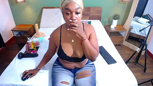 dannaahbrown online show from 12/11/24, 08:07