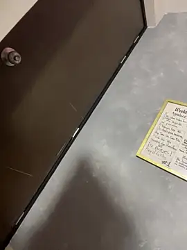 Snapshot of liuscast22 chatting on 11/06/25, 09:54 liuscast22 online show from 11/06/25, 09:54