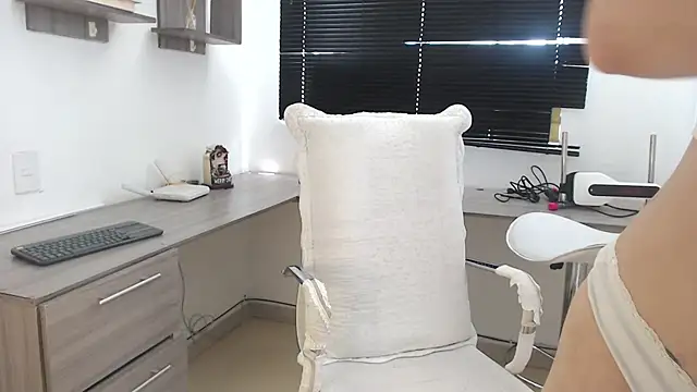 MIYESSI online show from 09/22/25, 06:43