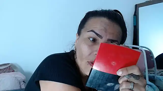 Snapshot of KaiicyQuuen chatting on 11/25/25, 01:33 KaiicyQuuen online show from 11/25/25, 01:33