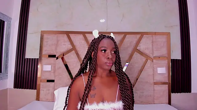 Snapshot of Athenea_Mills chatting on 09/18/25, 06:54 Athenea Mills online show from 09/18/25, 06:54