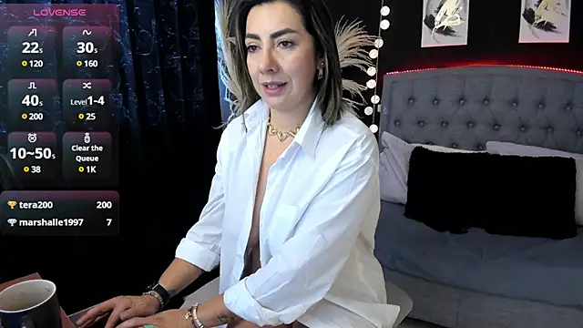 Isabella lt online show from 02/20/25, 02:24