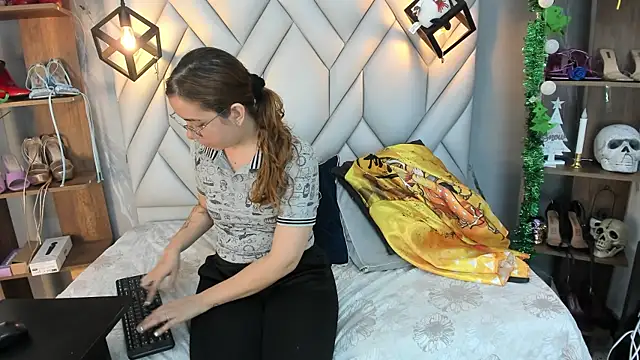 SakuraLee  online show from 01/04/25, 07:44