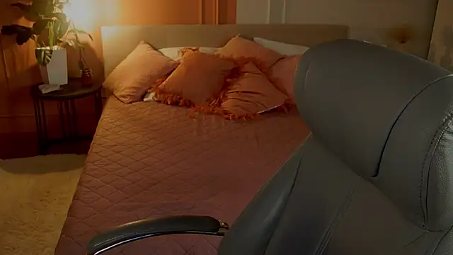 Snapshot of anita_blairr chatting on 11/28/25, 12:57 anita blairr online show from 11/28/25, 12:57