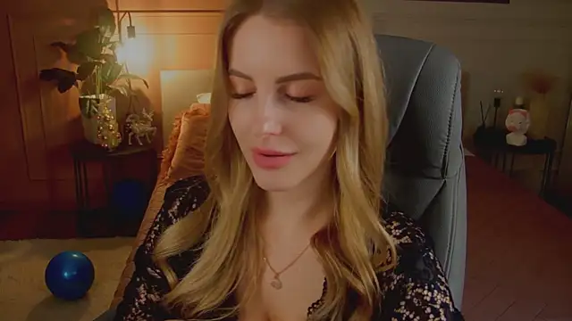 Snapshot of anita_blairr chatting on 12/15/25, 12:59 anita blairr online show from 12/15/25, 12:59