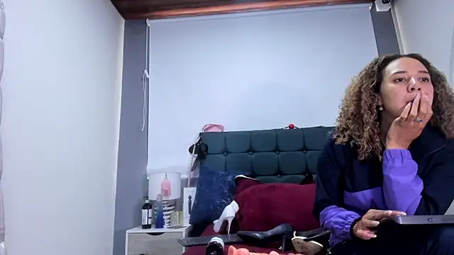 charlott lens online show from 09/22/25, 02:08