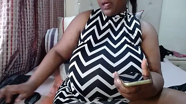 Snapshot of CHOCOLATEDARKBUSTYX chatting on 09/29/25, 09:14 CHOCOLATEDARKBUSTYX online show from 09/29/25, 09:14