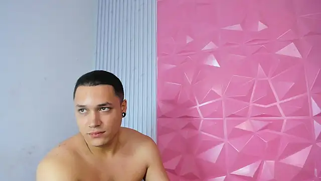 Karoline Hott online show from 12/29/24, 06:27