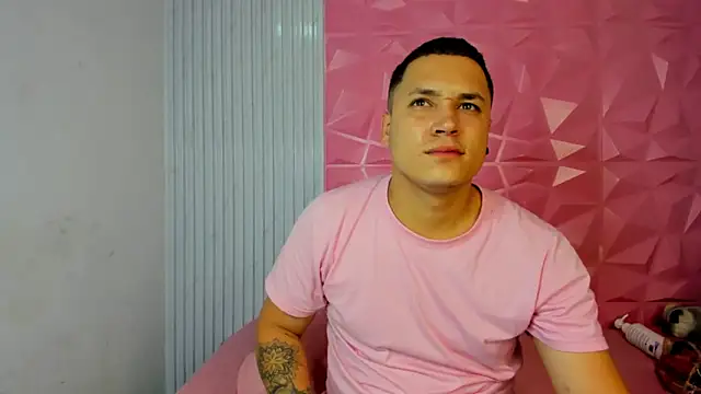 Karoline Hott online show from 01/03/25, 06:14