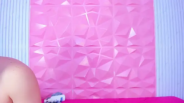 Karoline Hott online show from 02/22/25, 09:37