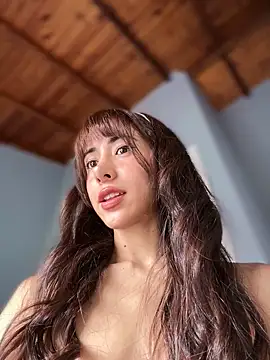 Snapshot of lauravasquez chatting on 04/10/26, 04:55 lauravasquez online show from 04/10/26, 04:55