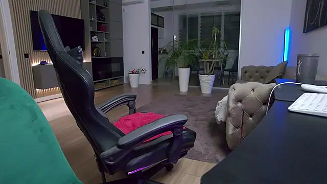 Snapshot of UbbeViking chatting on 12/13/25, 07:53 UbbeViking online show from 12/13/25, 07:53