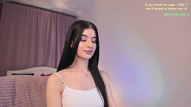 Snapshot of LauraCoy chatting on 12/11/24, 11:21 LauraCoy online show from 12/11/24, 11:21