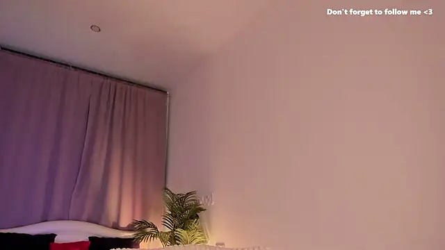 Snapshot of LauraCoy chatting on 01/16/25, 03:23 LauraCoy online show from 01/16/25, 03:23