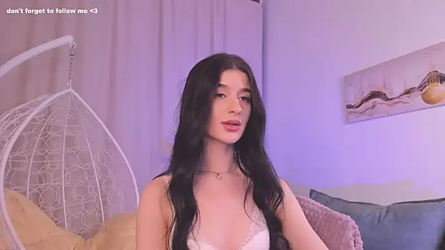 Snapshot of LauraCoy chatting on 01/20/25, 11:32 LauraCoy online show from 01/20/25, 11:32