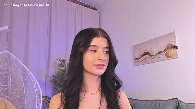 Snapshot of LauraCoy chatting on 01/21/25, 11:24 LauraCoy online show from 01/21/25, 11:24