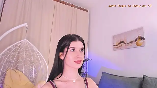 Snapshot of LauraCoy chatting on 02/11/25, 02:25 LauraCoy online show from 02/11/25, 02:25