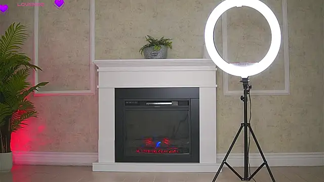 Abbela White online show from 11/18/25, 06:18