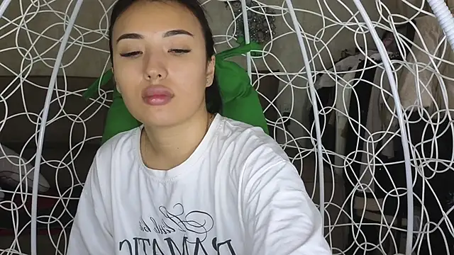 lily  foster online show from 10/15/25, 05:29