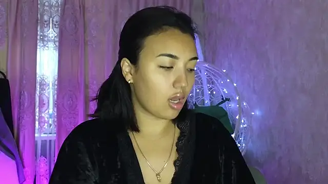 Snapshot of lily__foster chatting on 12/22/25, 06:21 lily foster online show from 12/22/25, 06:21